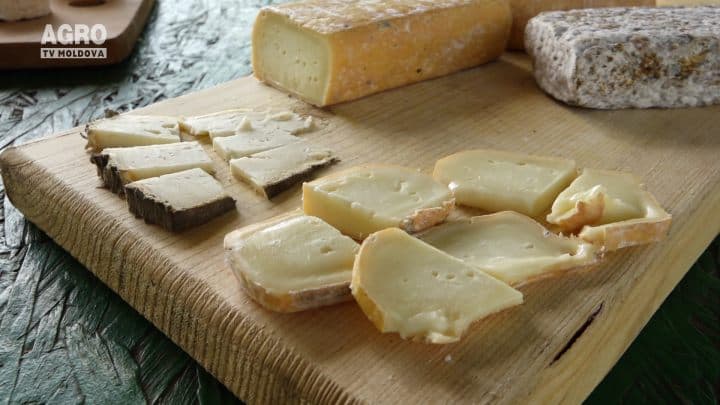 O incursiune în lumea fascinantă a cașcavalurilor tradiţionale franceze
