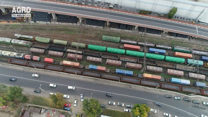 Moldovenii preferă transportul rutier