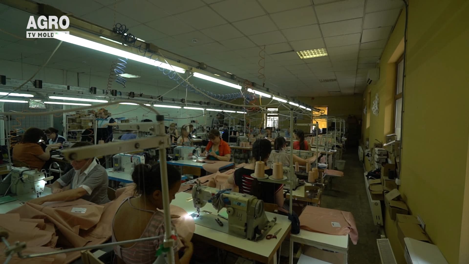 Femeile continuă să investească