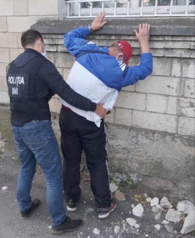 /VIDEO/Cumpărau substanțe psihotrope cu rețete false