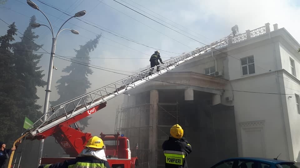 Intervenția pompierilor la Filarmonica Națională (VIDEO)