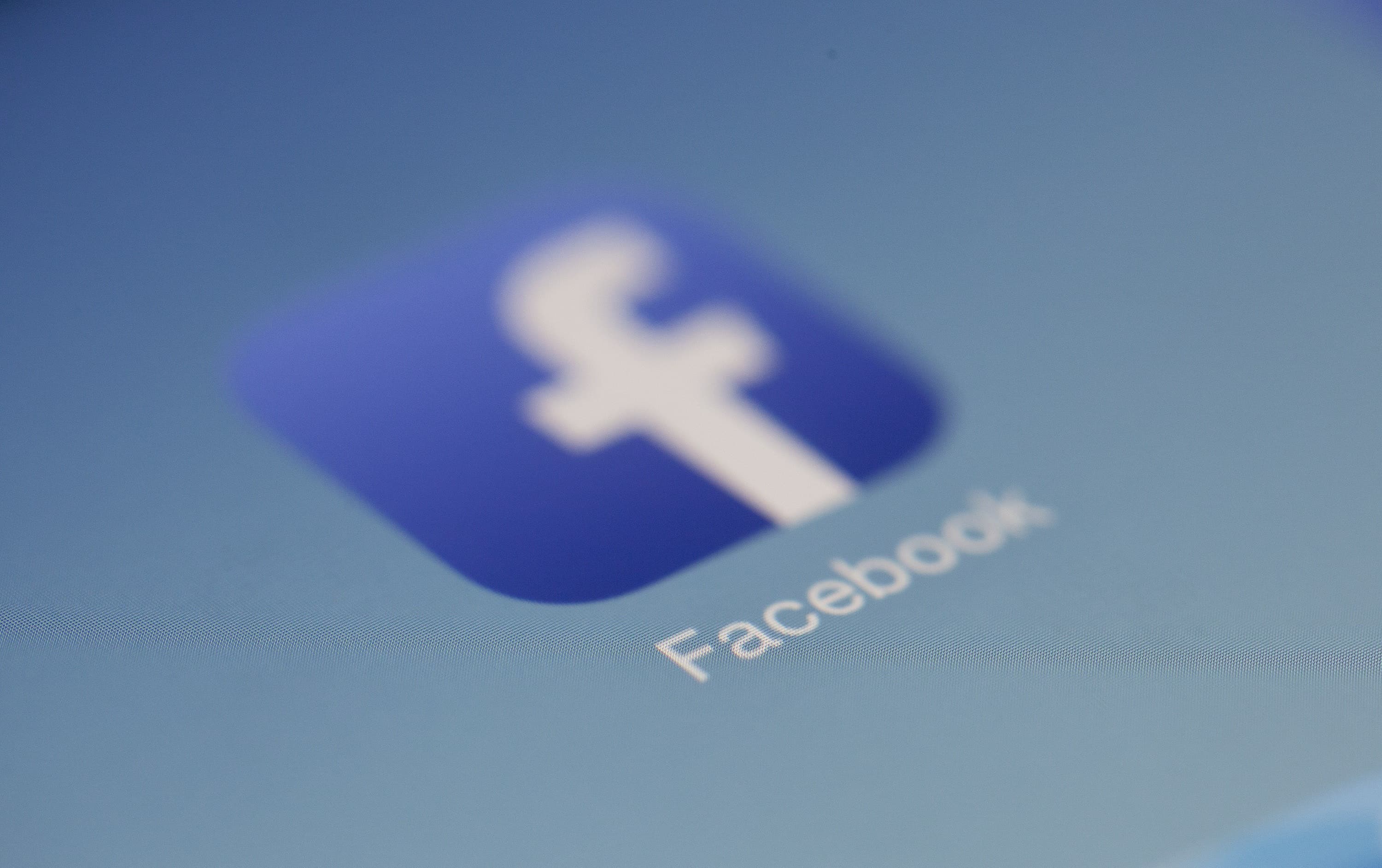 Facebook își poate termina serviciul în Europa, pentru transferurile de date UE-SUA.