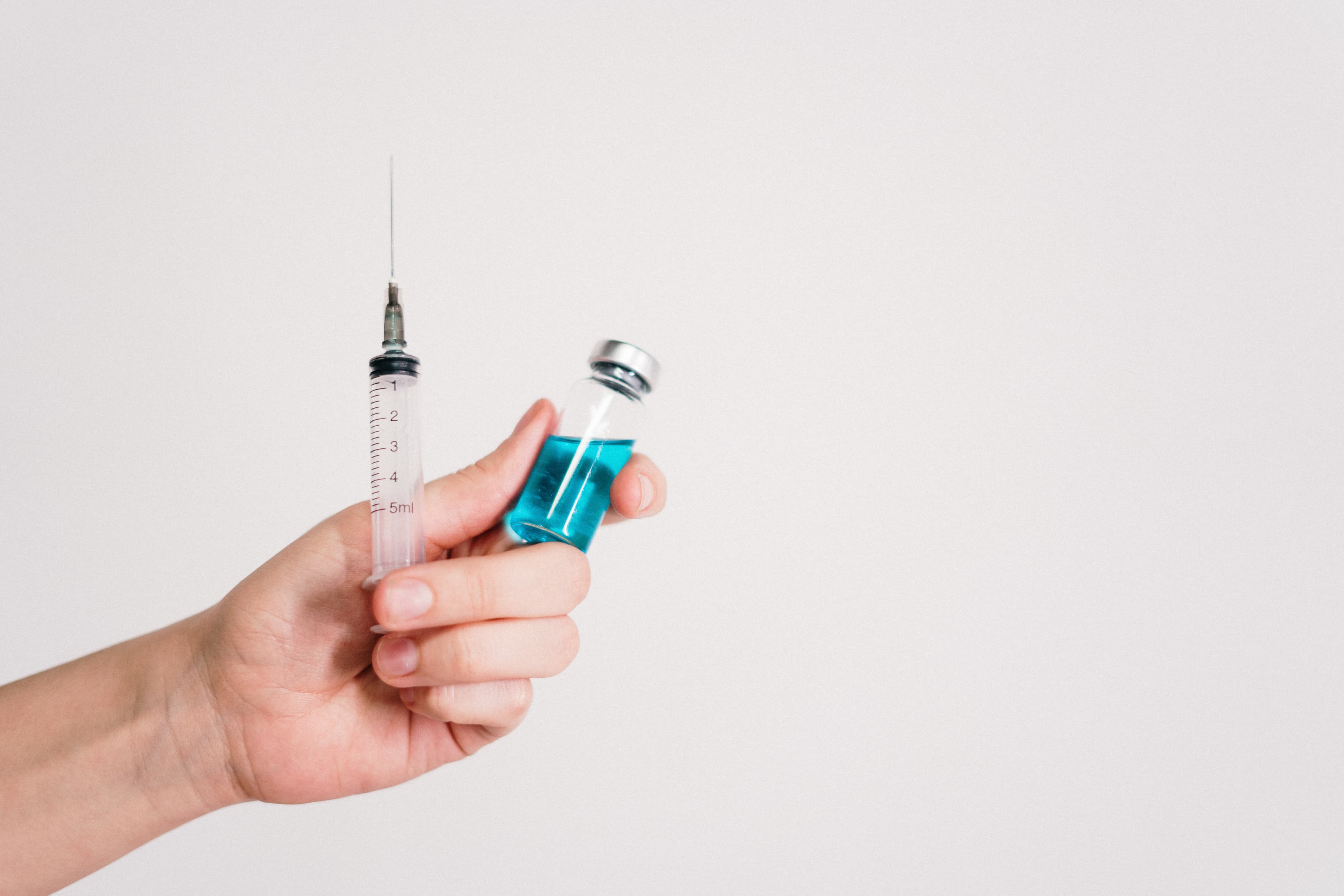 O companie din Franța, începe studiile unui vaccin, cu „celule ucigașe”
