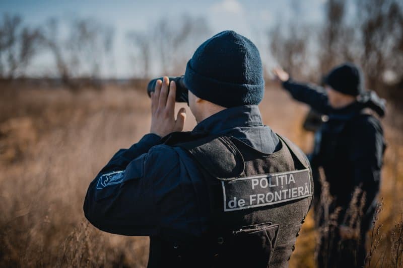 A încercat să treacă ilegal frontiera