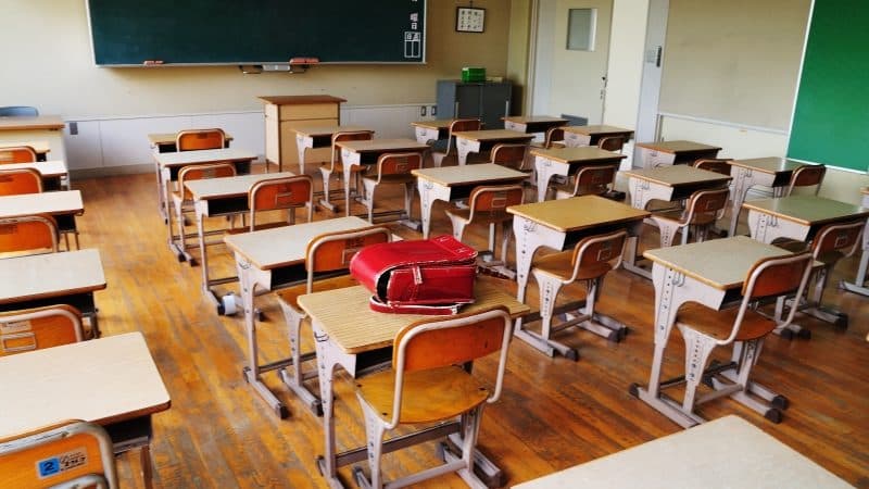 COVID-ul bântuie în școli, grădinițe și universități
