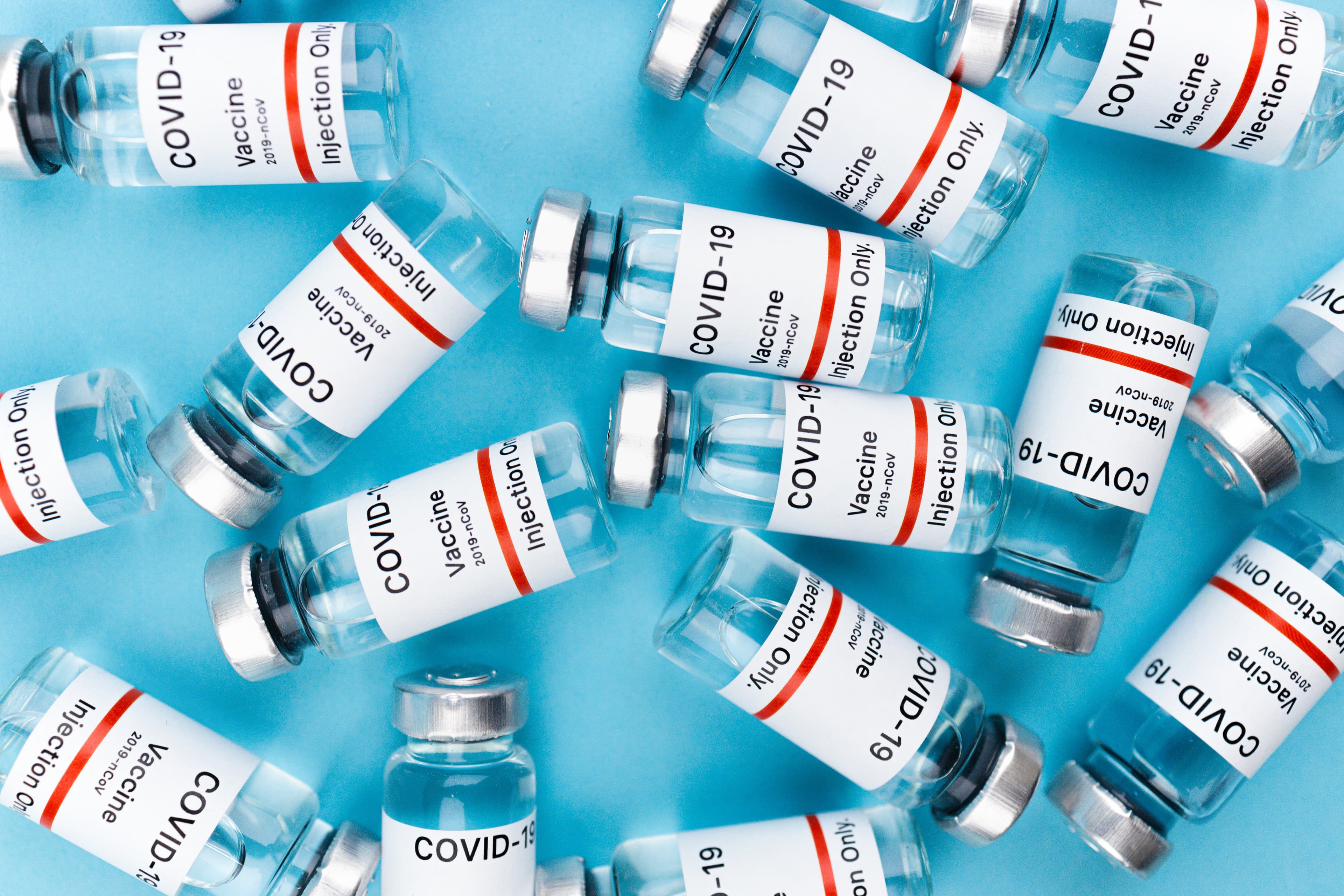 ”Sputnik V” din Rusia, încearcă combinarea vaccinurilor cu AstraZeneca
