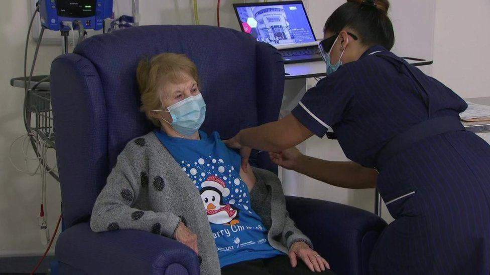 Marea Britanie a început vaccinarea împotriva COVID-19