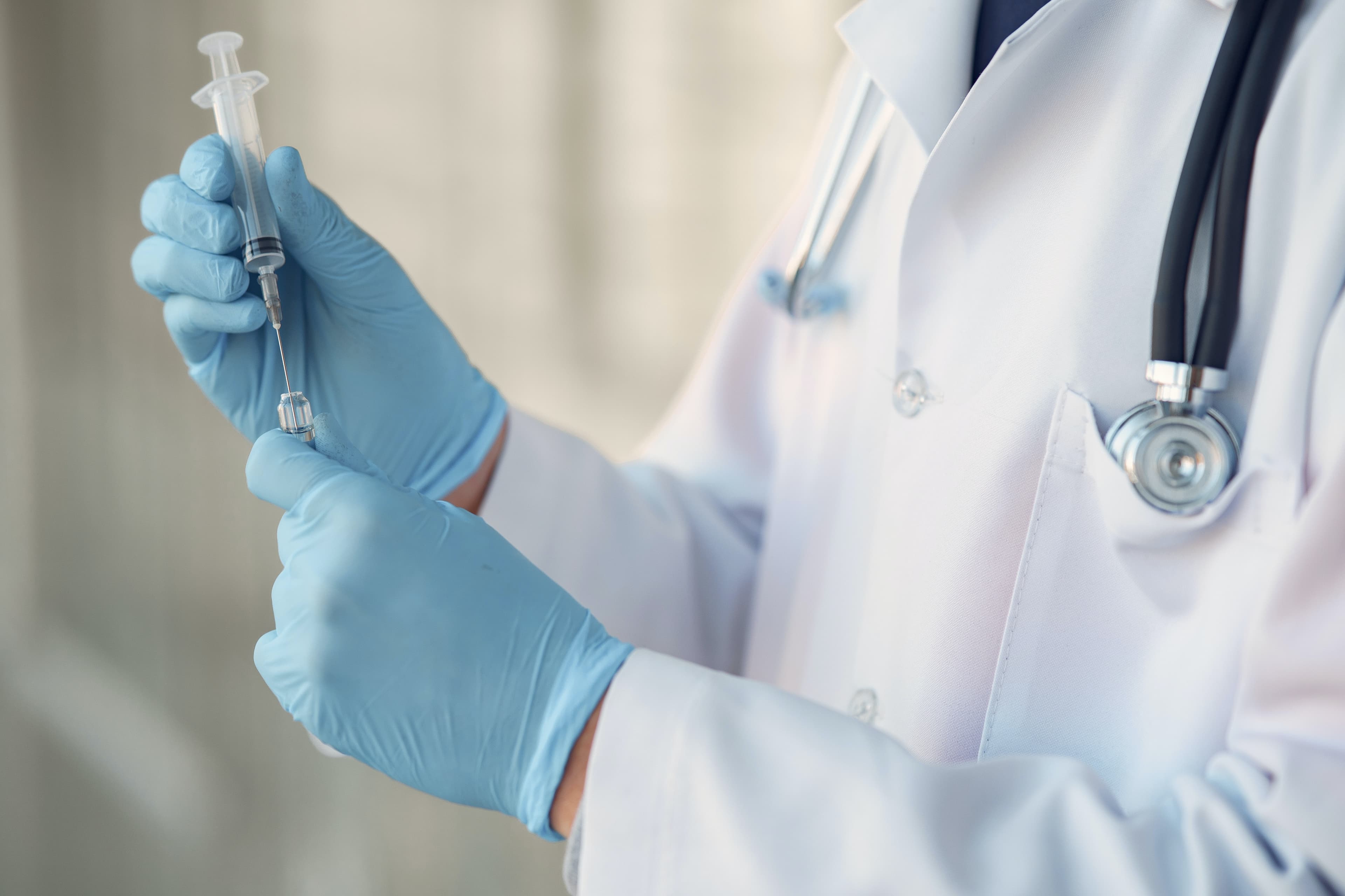 Actualități COVID: președintele bolnav și vaccinare în Europa