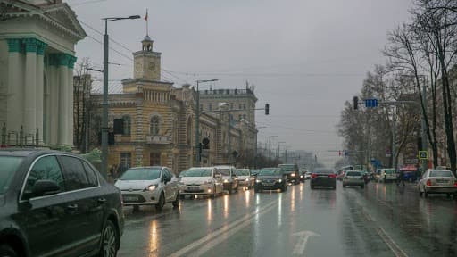 Vremea ploioasă creează dificultăți șoferilor