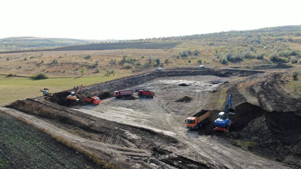 Zeci de mii de dolari, pentru construirea bazinelor de acumulare