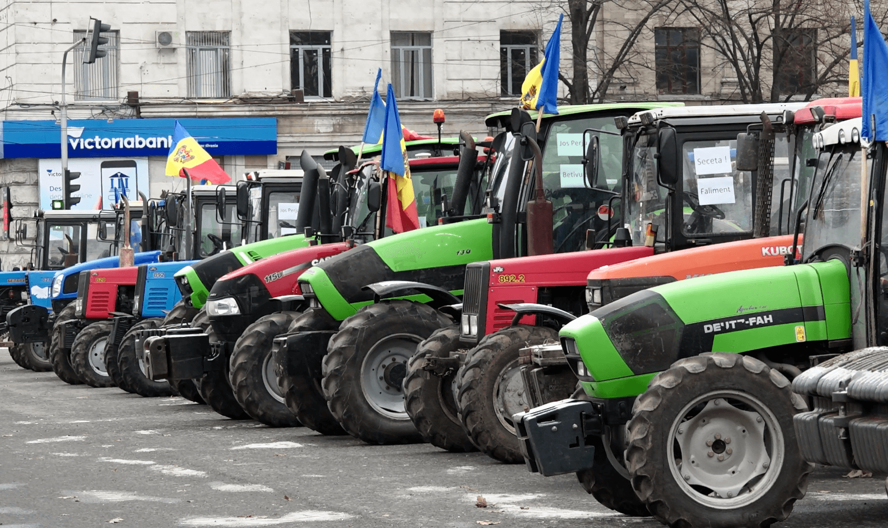 Sute de fermieri au ajuns în PMAN cu tractoarele