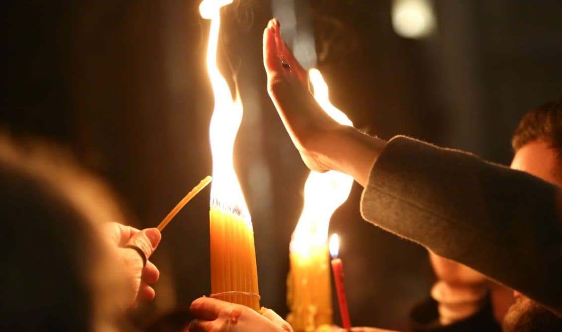 Lumina sfântă va ajunge în Moldova
