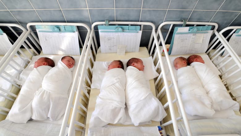 Tot mai puțini copii se nasc în Moldova