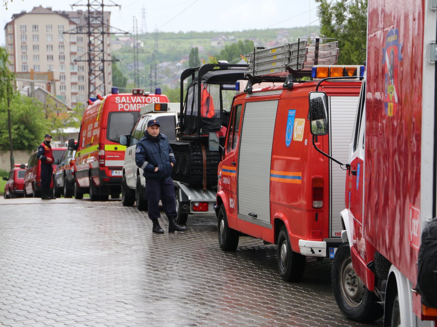 Mobilizare de urgență: zeci de pompieri și salvatori, în alertă