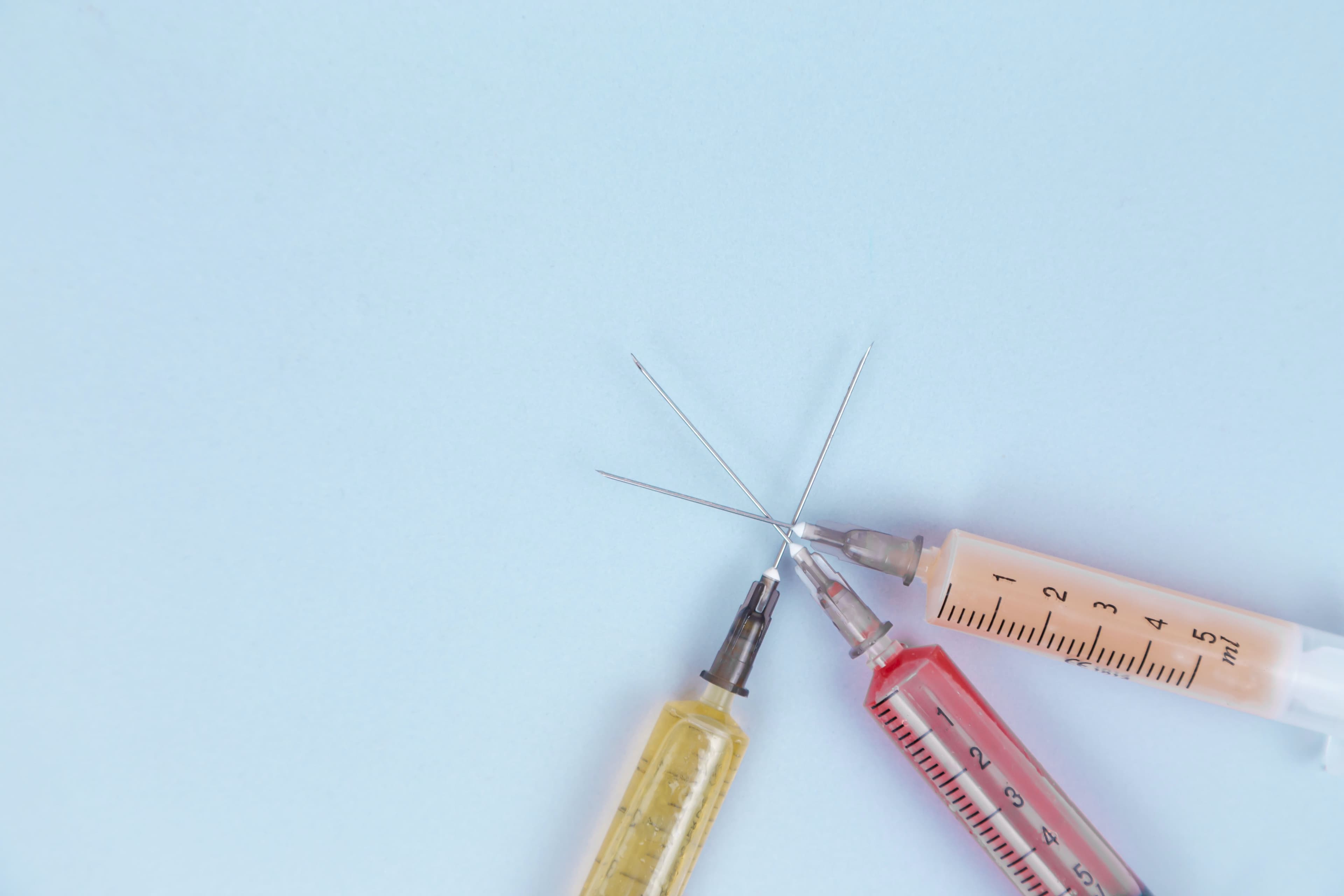 Tot ce trebuie să știți despre TOATE vaccinurile de coronavirus. Cât de eficiente sunt? Și cum funcționează exact?