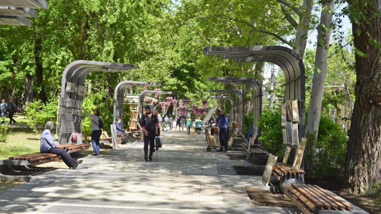 Și arta se vinde