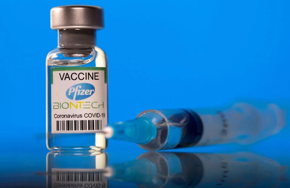 Ce va decide UE asupra a treia doze de Pfizer?