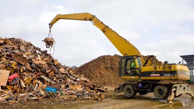 O tânără cercetătoare a găsit un mod de a scăpa de metalele care nu pot fi reciclate. Un cui a fost dezintegrat în trei zile