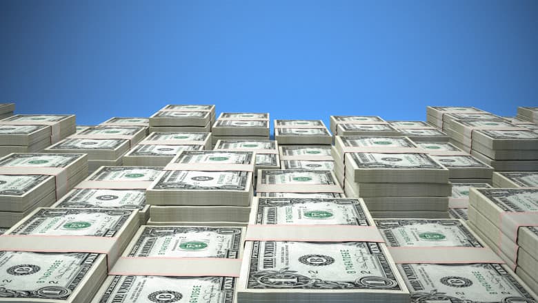 PIB-ul global va depăşi pentru prima dată 100.000 de miliarde de dolari în 2022