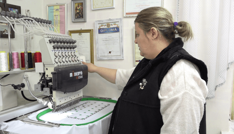 Cu ajutorul noilor tehnologii brodează ii