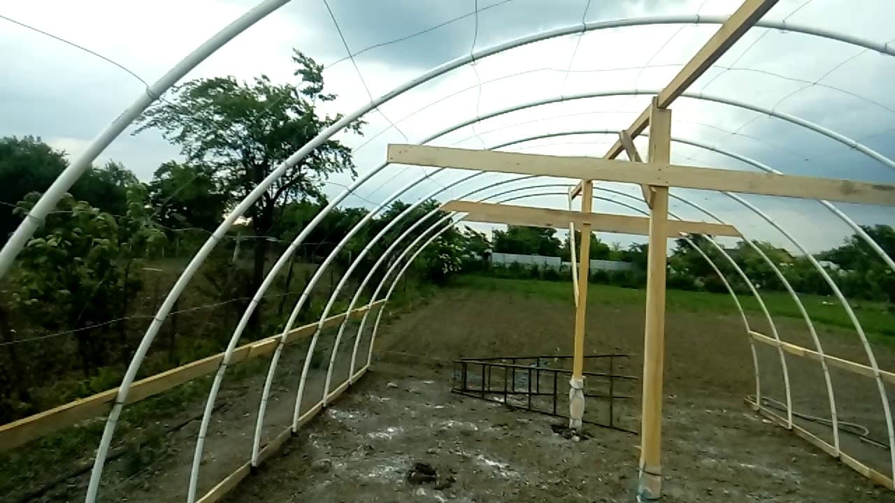 VIDEO Cum să-ți faci un solar ieftin și cu materiale ușor accesibile
