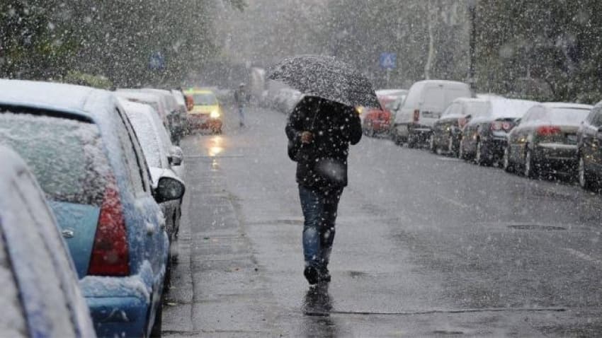 Lapoviță în nordul și centrul țării, prognozează meteorologii