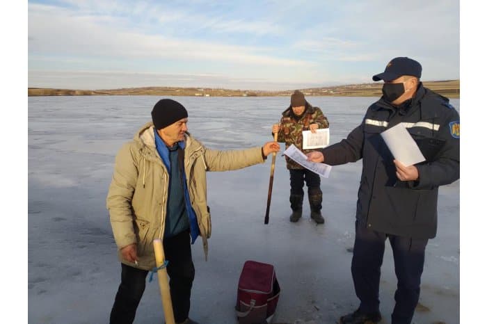 Avertizarea de gheaţă subţire rămâne în vigoare până la 14 februarie
