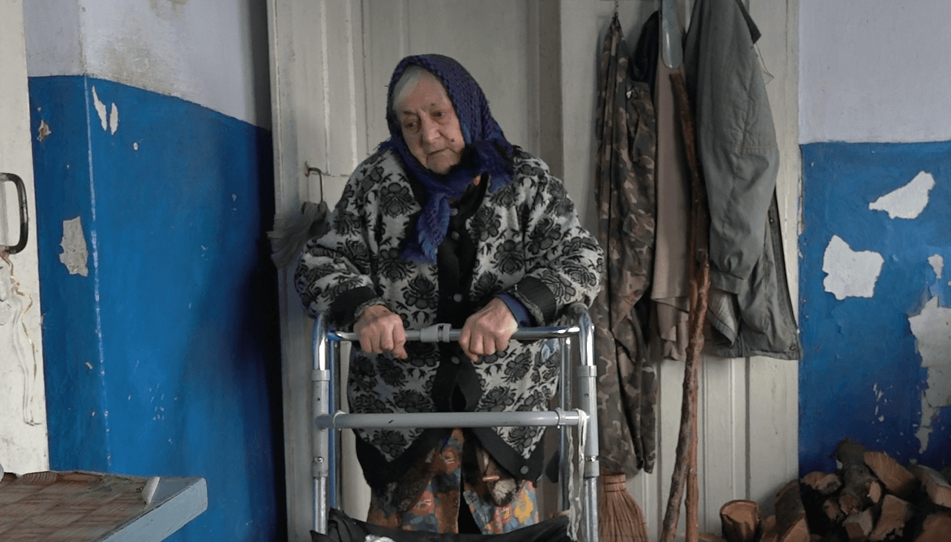În copilărie – fără părinți, iar la bătrânețe – fără copii