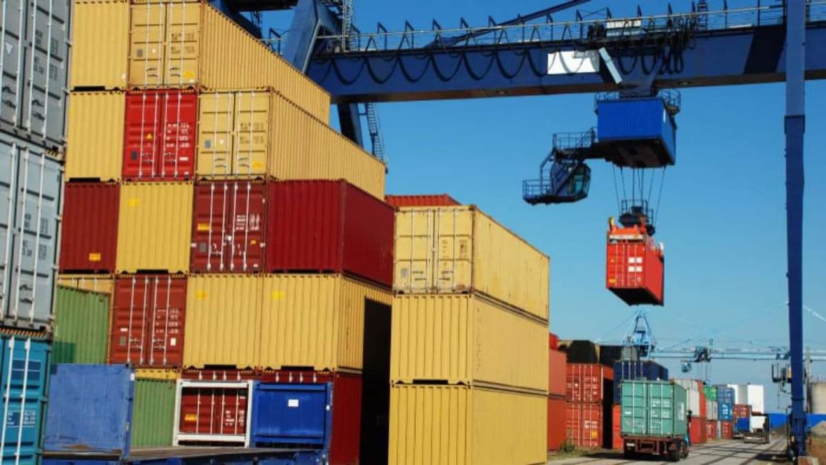 România permite transportarea containerelor fără autorizații