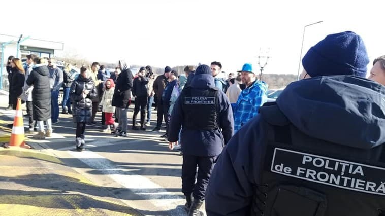 Trafic intensiv în patru puncte de trecere a frontierei