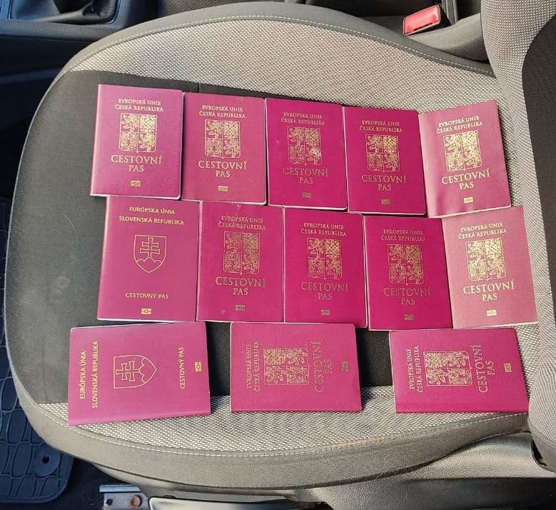Patru bărbați reținuți pentru organizarea migrației ilegale / FOTO
