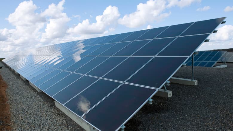 UE ar putea introduce obligativitatea dotării clădirilor noi cu panouri solare