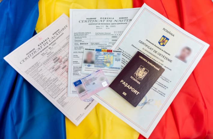 Peste un milion de moldoveni au cetățenie română. Alții mai așteaptă