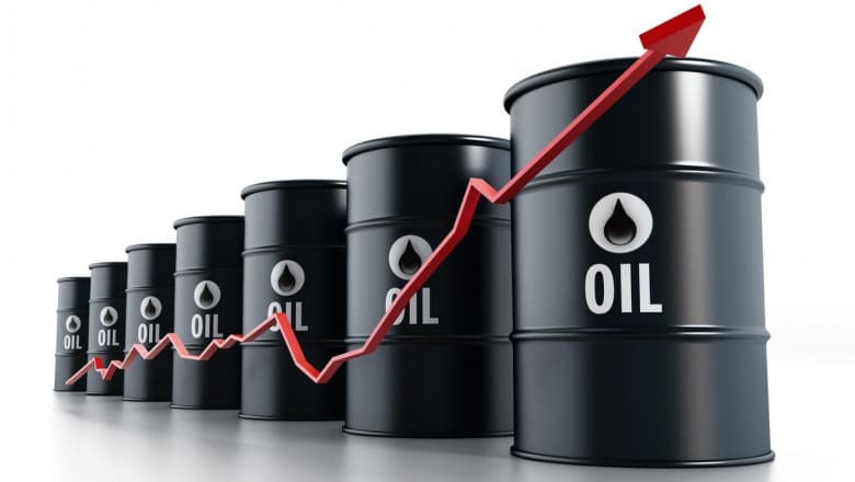 Prețul bariulului de petrol a crescut la peste 120 de dolari