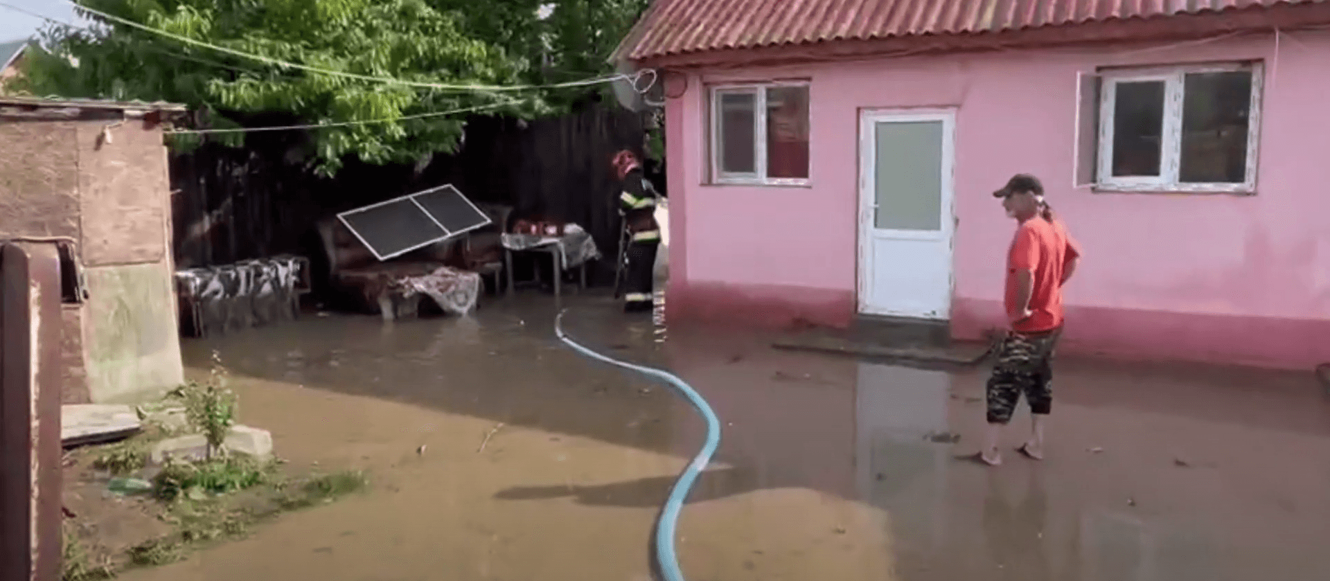 Distrugeri în gospodăriile oamenilor din România / VIDEO