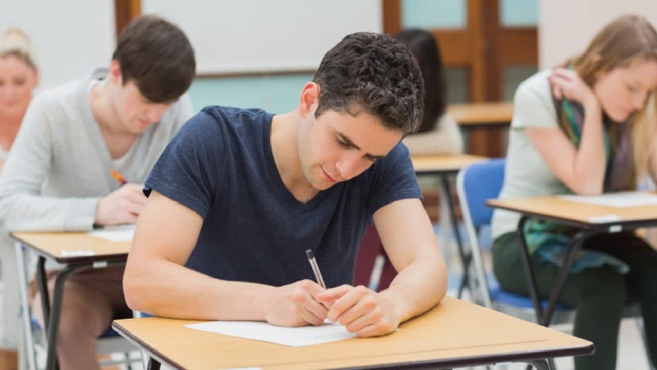 43 de absolvenți au obținut media ZECE la BAC