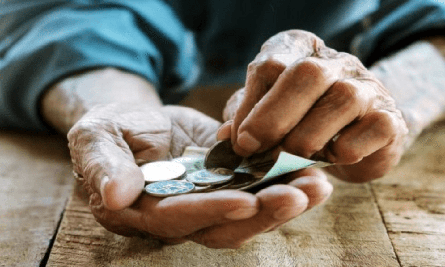 STATISICĂ: La prețuri mai mari, salarii mai mici