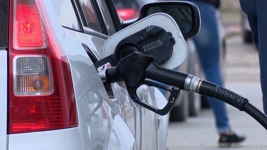 Benzina se scumpește
