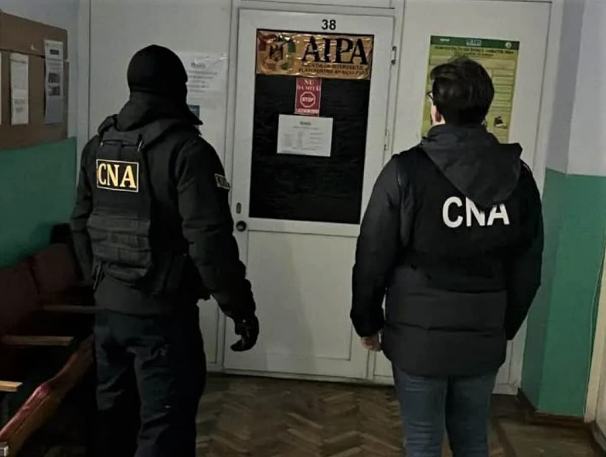Un singur angajat al AIPA a fost reținut, în urma perchezițiilor