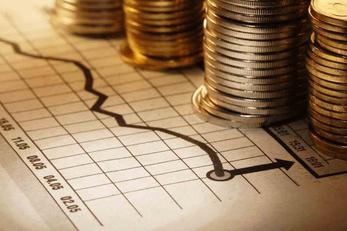 STATISTICA: Pe timp de criză, cheltuim mai mult