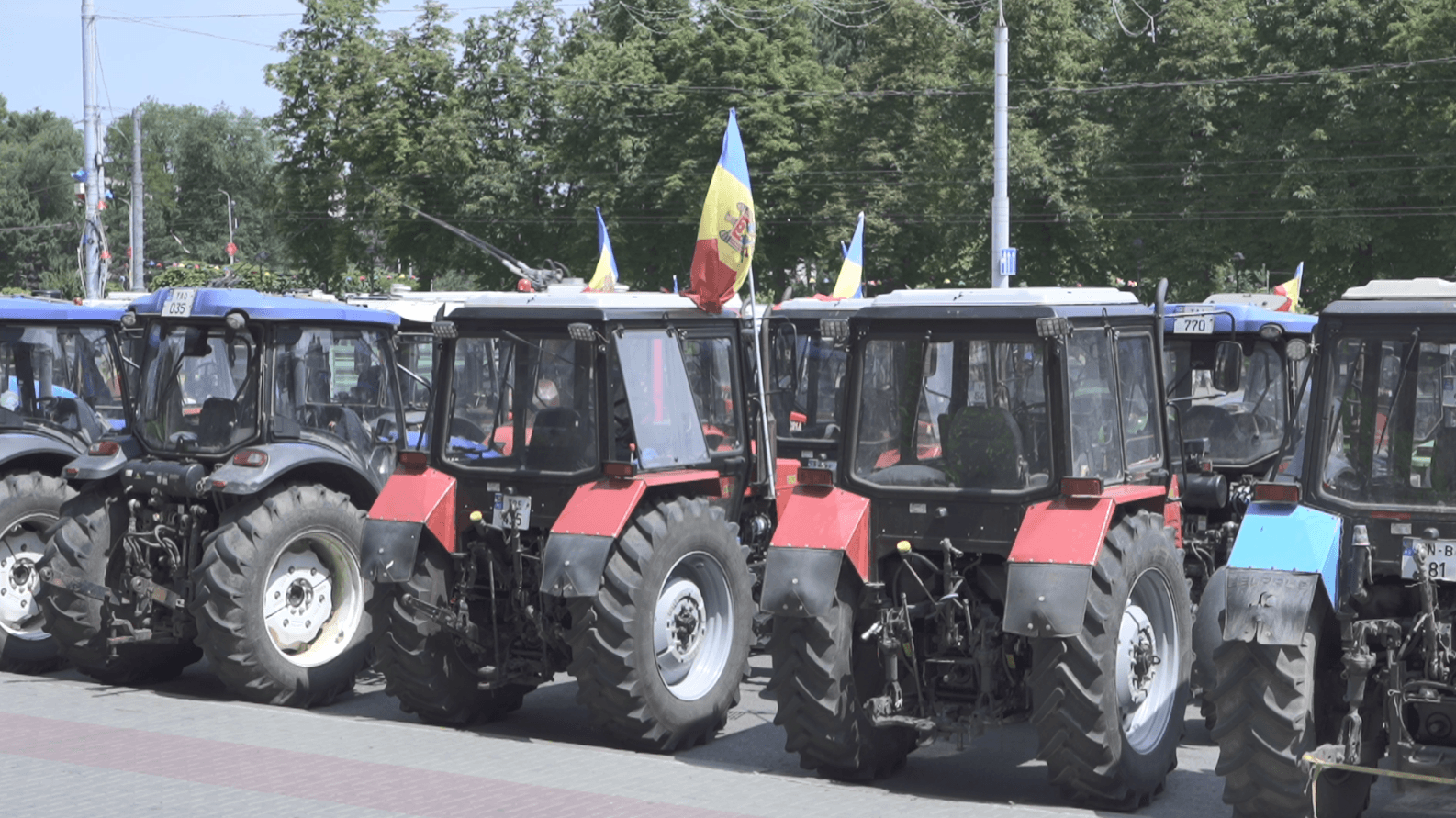Fermierii au ajuns în Piața Marii Adunări Naționale