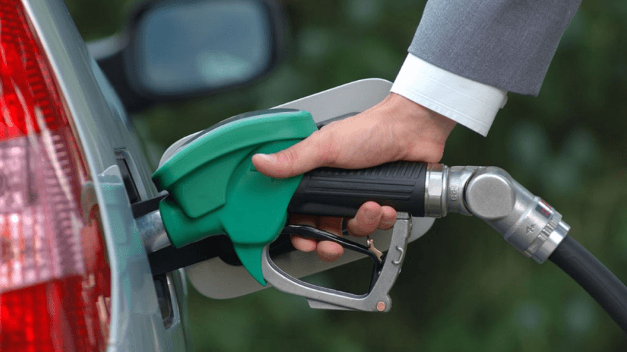 Benzina se scumpește în timp ce motorina se ieftinește! Noile prețuri stabilite pentru 14 mai 2025