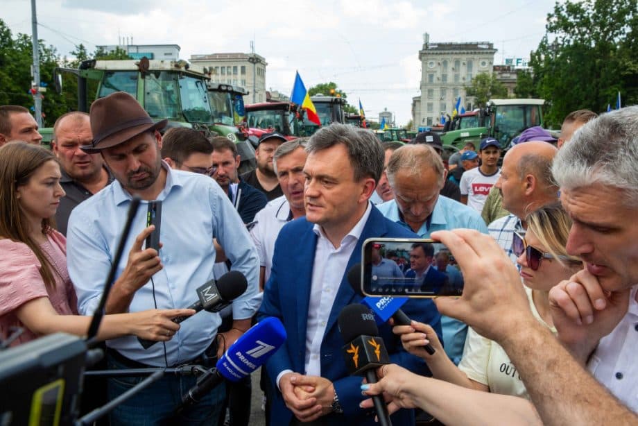 Runde lungi de negocieri. Fermierii… așteaptă rezultate