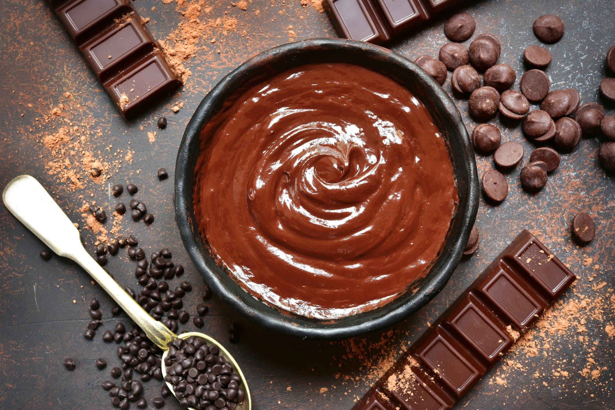 Veste proastă pentru industria ciocolatei: procesatorii de cacao își reduc activitatea