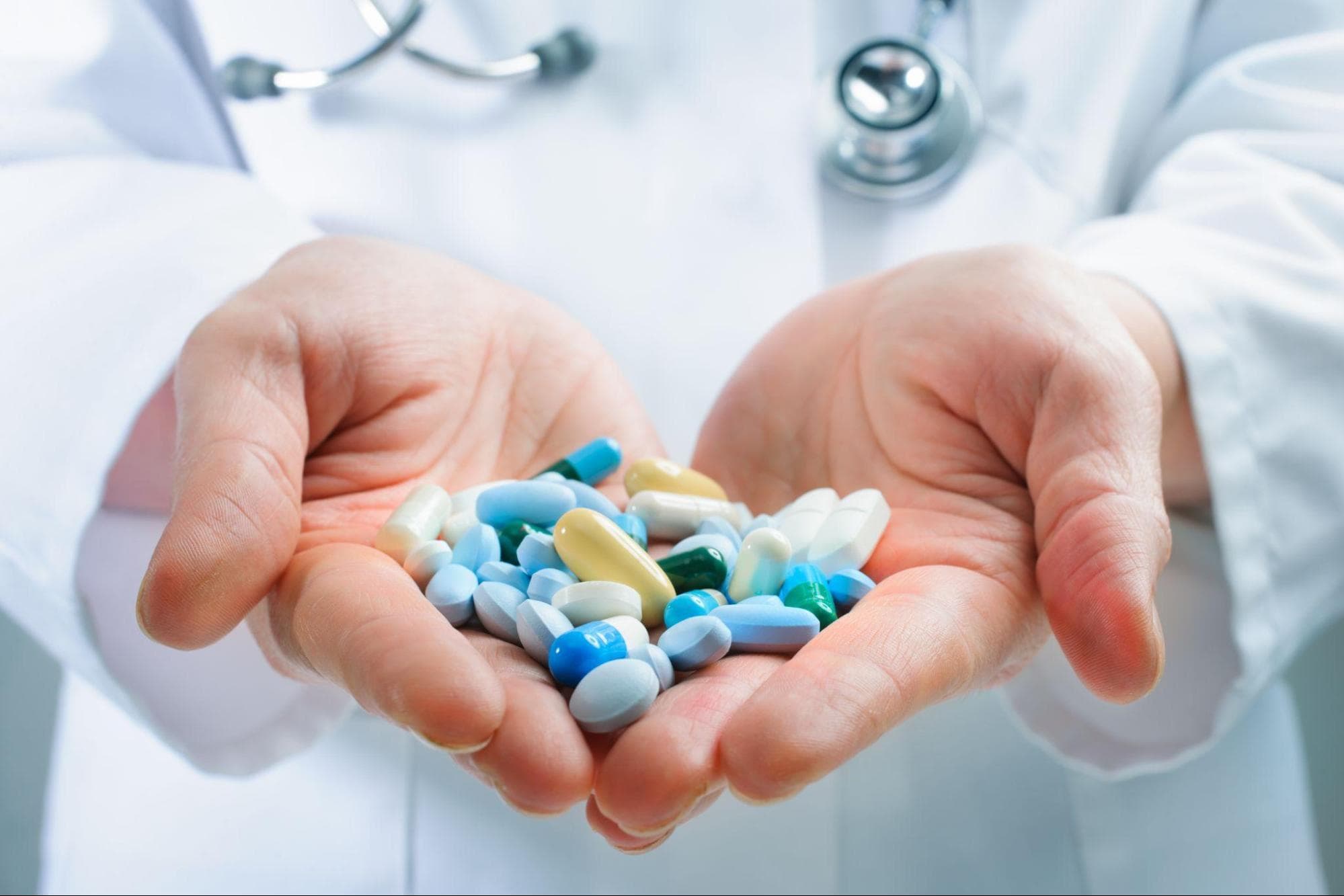 Influența caniculei asupra medicamentelor. Ce ne recomandă medicii?