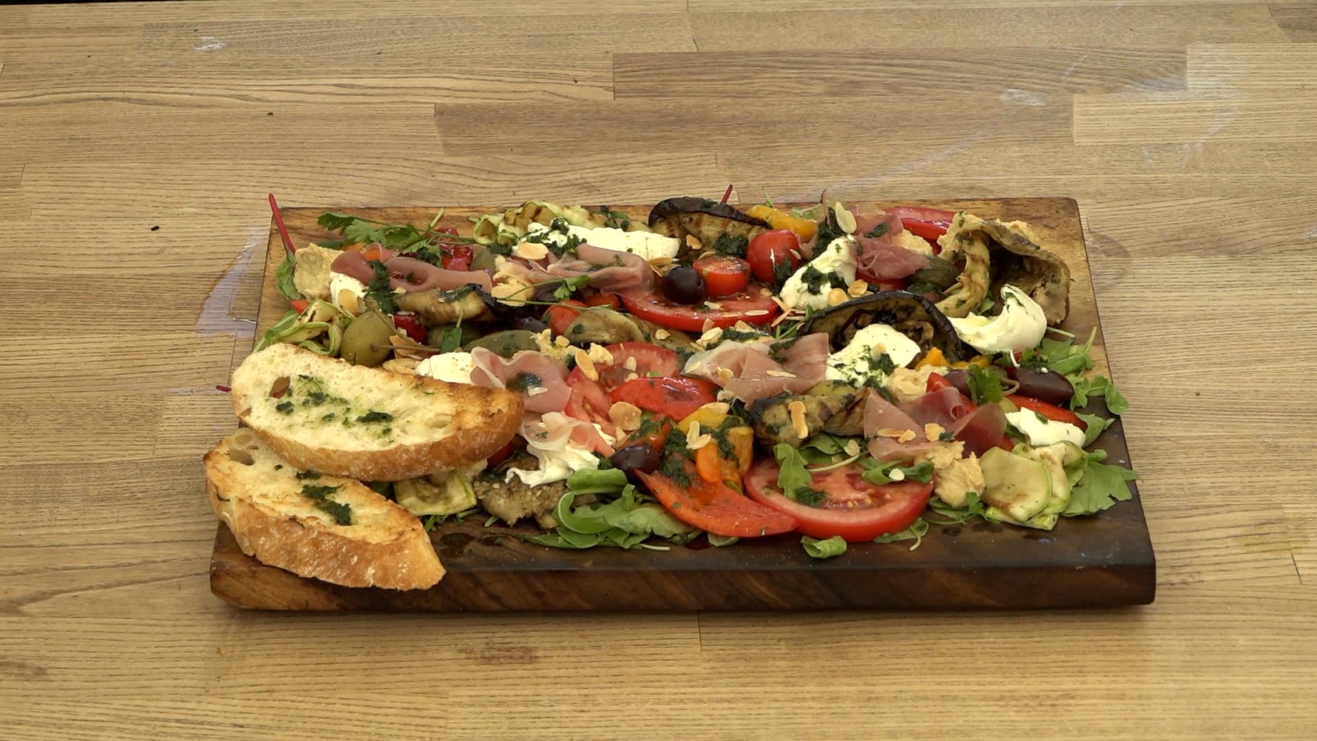 Rețeta Săptămânii - Salată de vară - antipasti