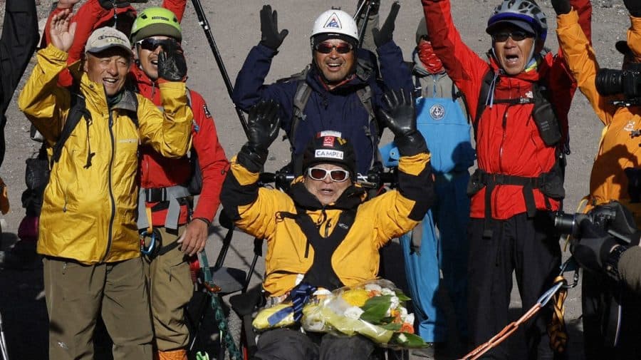 În vârstă de 90 de ani, un alpinist japonez a ajuns pe muntele Fuji