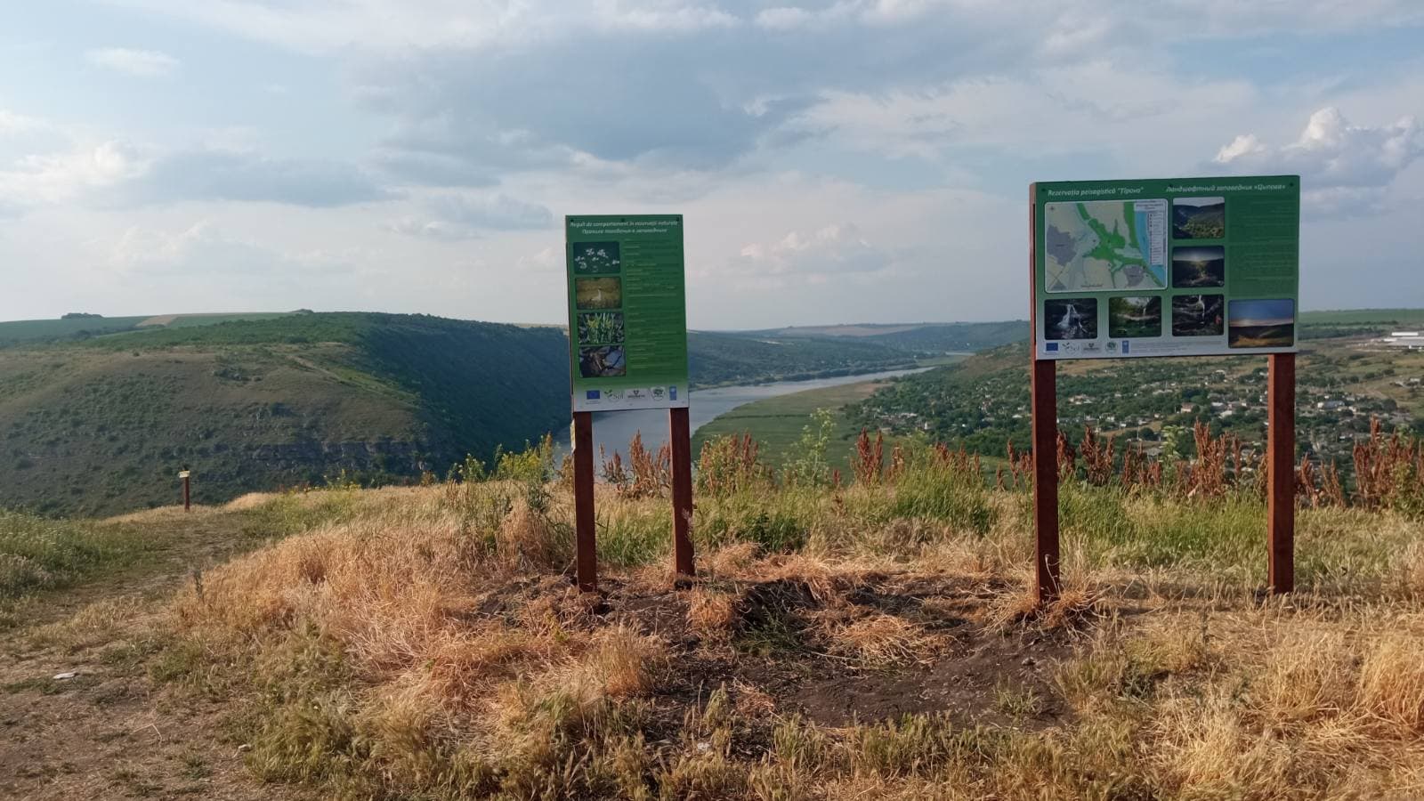 Drumeții în siguranță, datorită indicatoarelor turistice