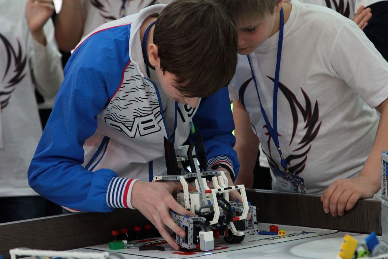 Robotica, obiect de studiu în încă 50 de instituții de învățământ din RM