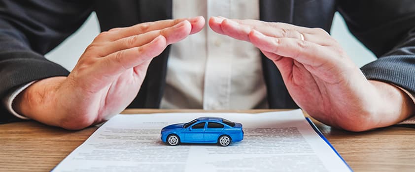 Creșterea neîncetată a tarifelor de asigurare auto îi afectează pe proprietarii de mașini din întreaga lume